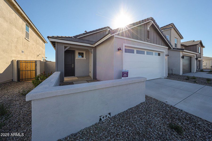 04_New-Move-in-Ready-Home_Teravalis_Buck 04_New-Move-in-Ready-Home_Teravalis_Buck