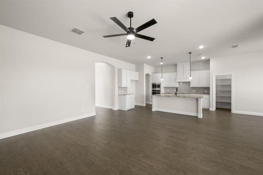 Spacious, unfurnished interior of a new home in Coyote Crossing, Godley (Image 22). Spacious, unfurnished interior of a new home in Coyote Crossing, Godley (Image 22).