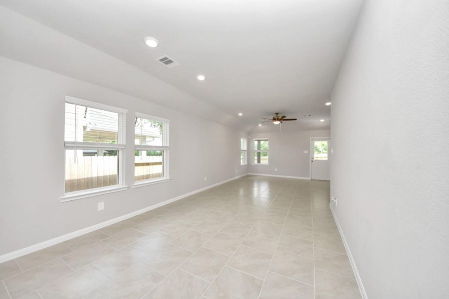 Spacious, unfurnished interior of a new home in Montgomery Ridge: Landmark Collection, Montgomery (Image 24).