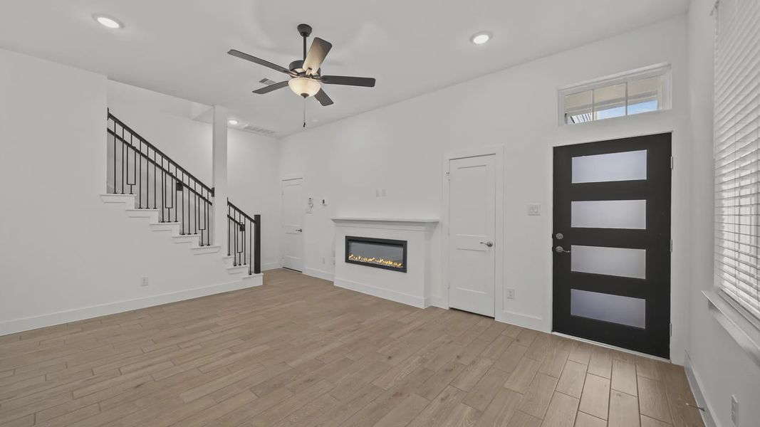 Spacious, unfurnished interior of a new home in Santa Rita Ranch, Liberty Hill (Image 17).