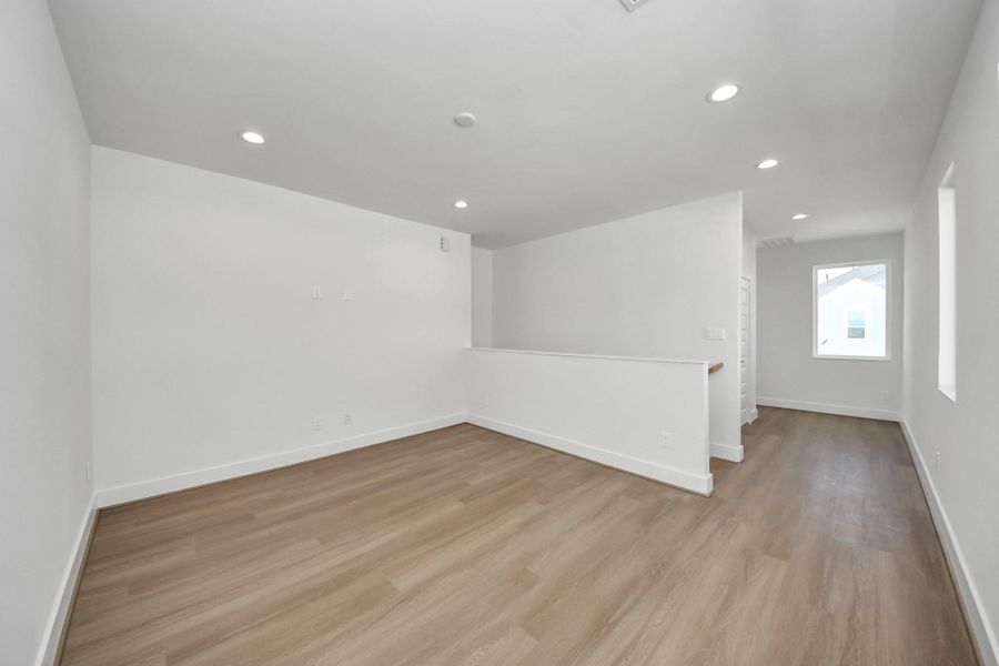 Spacious, unfurnished interior of a new home in , Houston (Image 32).