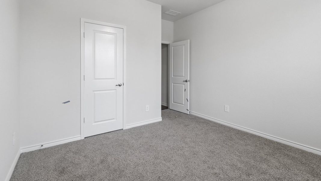 Spacious, unfurnished interior of a new home in Madera, Royse City (Image 20).