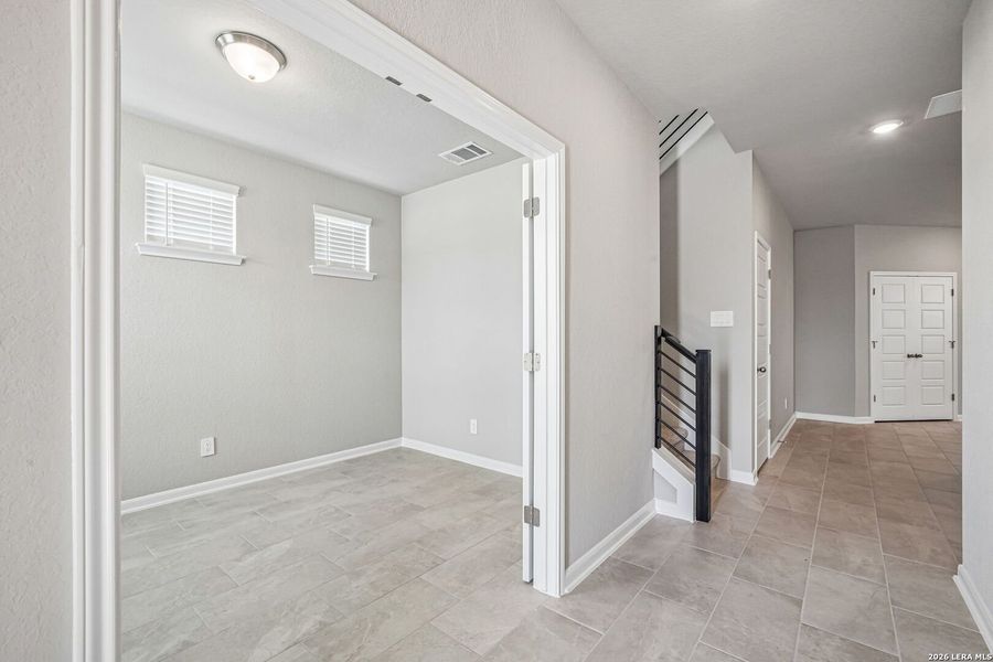 Spacious, unfurnished interior of a new home in Thomas Pond, San Antonio (Image 44). Spacious, unfurnished interior of a new home in Thomas Pond, San Antonio (Image 44).