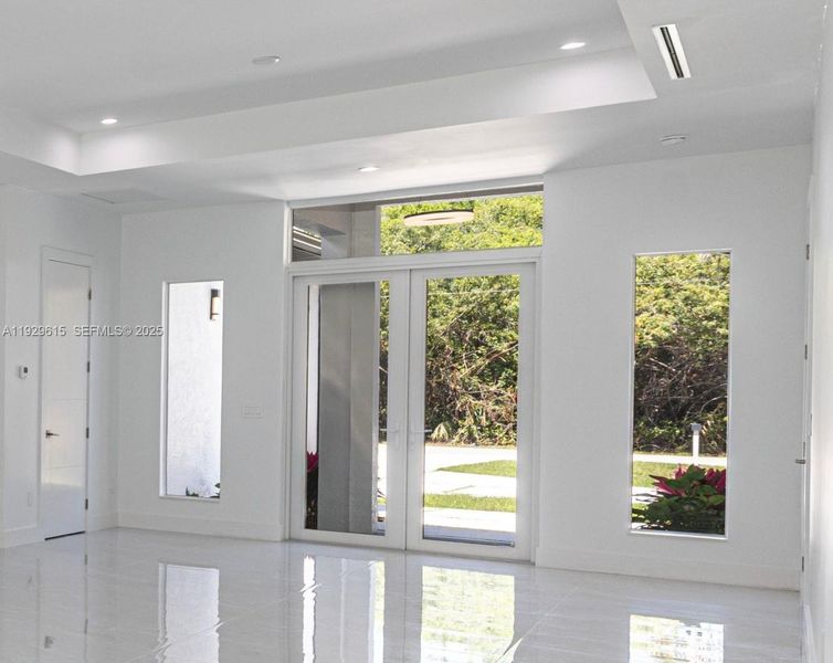 Spacious, unfurnished interior of a new home in , Naples (Image 20). Spacious, unfurnished interior of a new home in , Naples (Image 20).