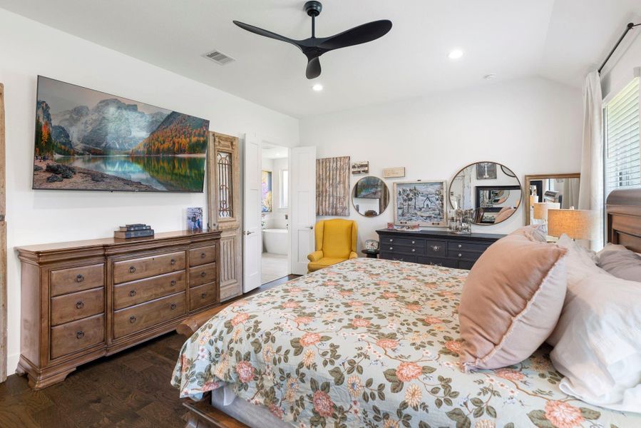 Furnished interior view inside a new home in Water Crest on Lake Conroe - LAKE FRONT, Conroe (Image 23). Furnished interior view inside a new home in Water Crest on Lake Conroe - LAKE FRONT, Conroe (Image 23).