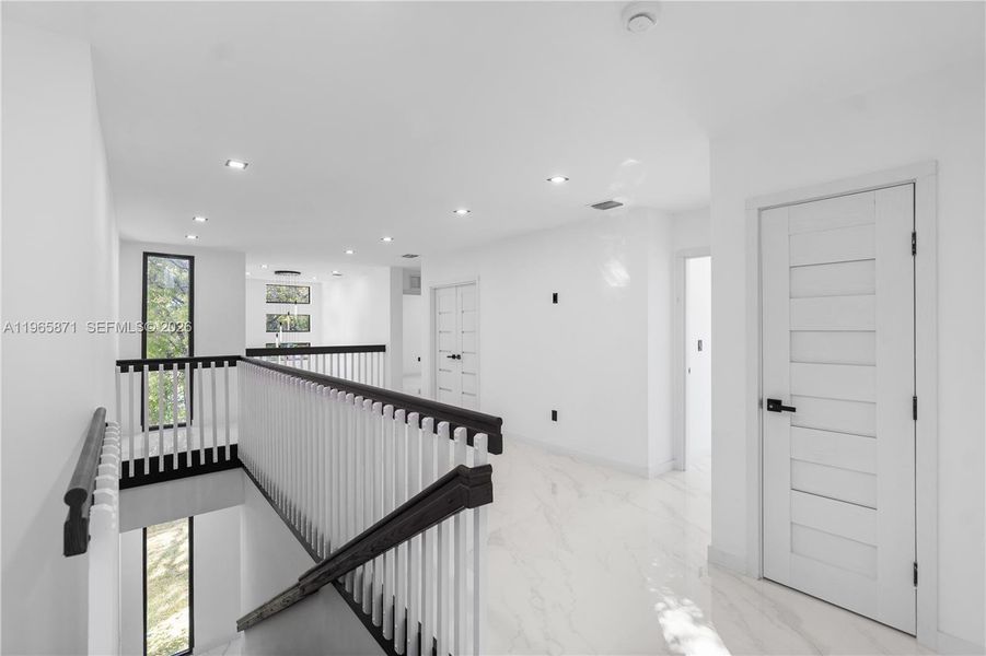 Spacious, unfurnished interior of a new home in , Miami (Image 44).