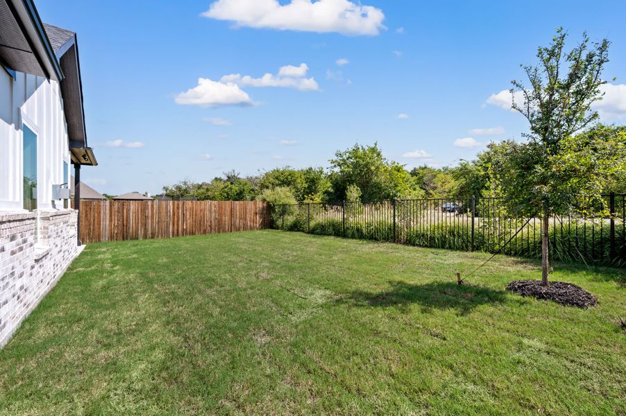 Exterior details and patio area of a home in Parks of Aledo, Aledo (Image 30).
