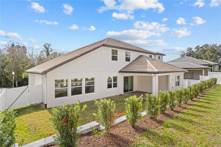 Exterior details and patio area of a home in , Apopka (Image 31).