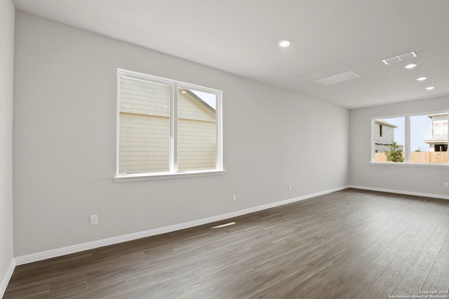 Spacious, unfurnished interior of a new home in Applewhite Meadows, San Antonio (Image 8). Spacious, unfurnished interior of a new home in Applewhite Meadows, San Antonio (Image 8).