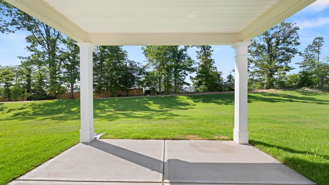Exterior details and patio area of a home in Estates at Deer Hollow, Grovetown (Image 4).