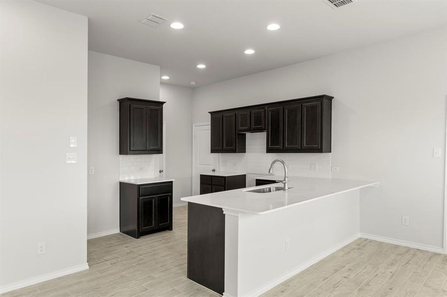 12. 3124 Apple Creek - Kitchen (2)