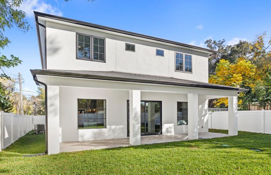 Exterior details and patio area of a home in , Orlando (Image 33).