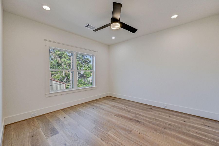 Spacious, unfurnished interior of a new home in , Houston (Image 23).