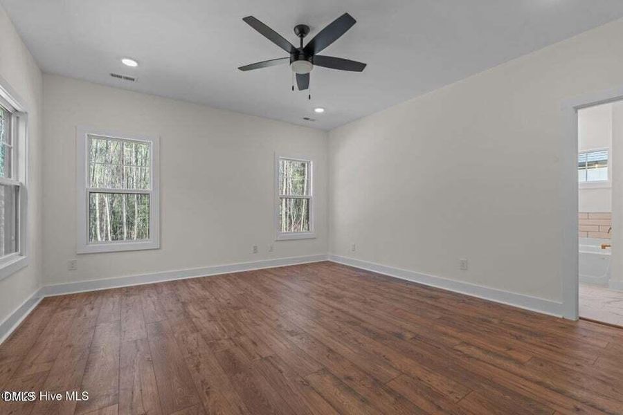 355 Shaw Rd 355 Shaw Rd