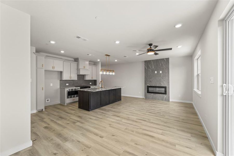 09. 2902 Wheelhouse - Dining (2) 09. 2902 Wheelhouse - Dining (2)