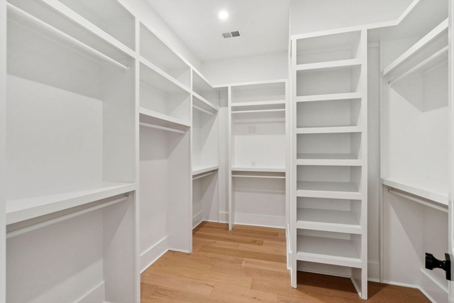 Spacious, unfurnished interior of a new home in , Mount Pleasant (Image 77).