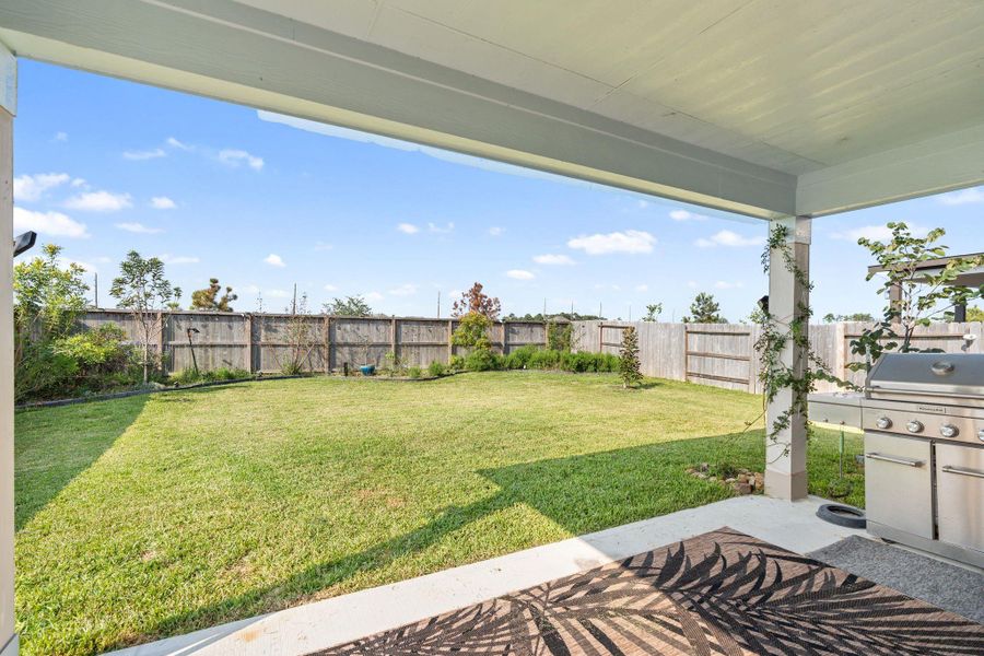 Exterior details and patio area of a home in , Houston (Image 22).