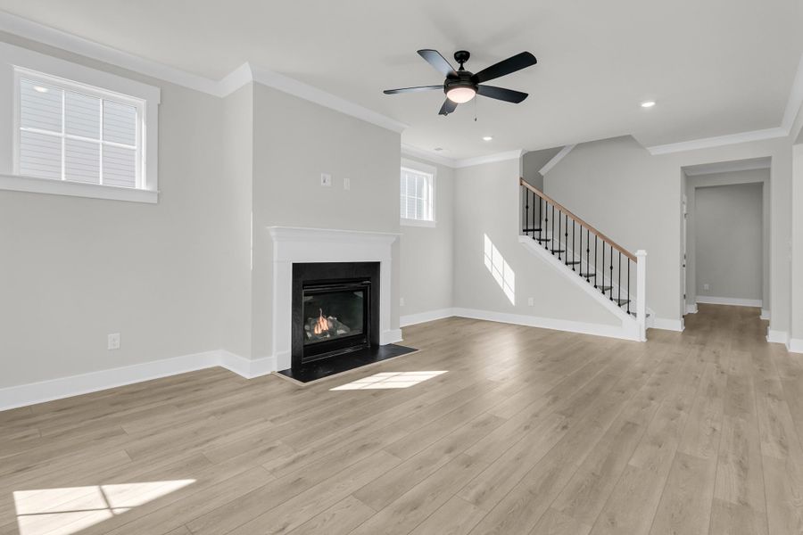 Spacious, unfurnished interior of a new home in Six Oaks, Summerville (Image 35).