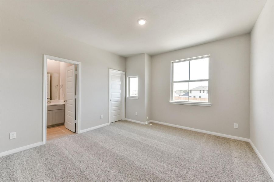 Spacious, unfurnished interior of a new home in Colony at Pinehurst, Pinehurst (Image 29).
