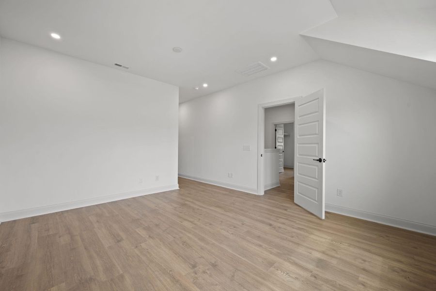 Spacious, unfurnished interior of a new home in , Johns Island (Image 33).