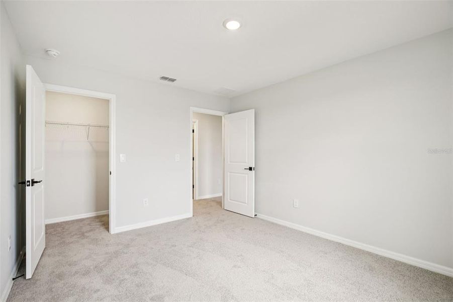 Spacious, unfurnished interior of a new home in Oakfield Trails, Parrish (Image 15).