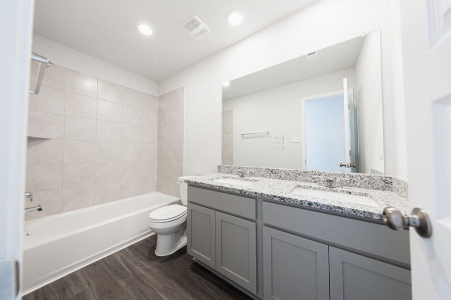 Furnished interior view inside a new home in River's Edge, Conroe (Image 9).