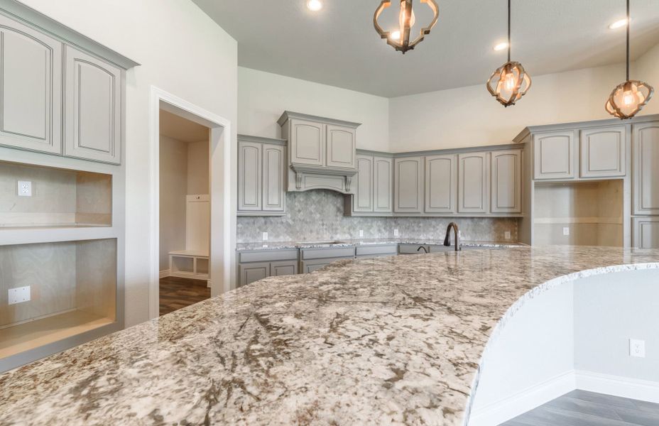 Representative furnished interior of a home built from the 3326 by Ravenna Homes in Cross Creek West, Fulshear (Image 31).