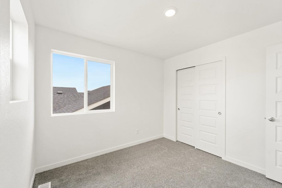 Spacious, unfurnished interior of a new home in Granary, Johnstown (Image 20).