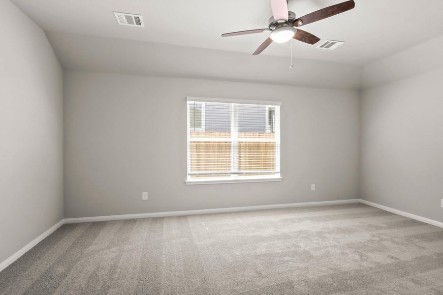 Spacious, unfurnished interior of a new home in Ridgeland Hills, Willis (Image 11).