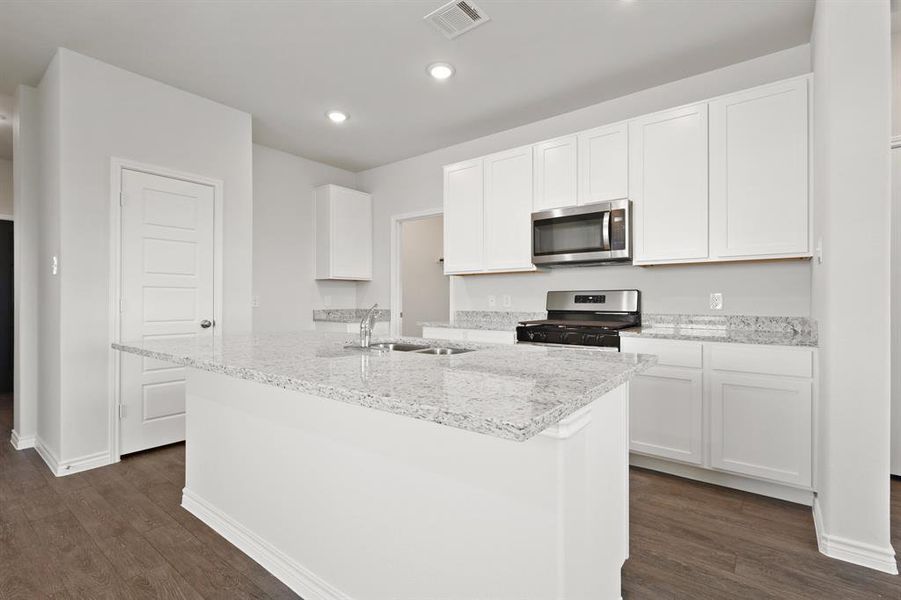 Furnished interior view inside a new home in Rocky Creek Crossing, Fort Worth (Image 6).