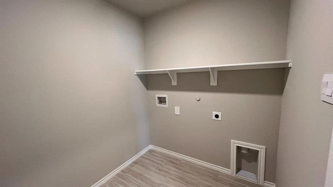 Spacious, unfurnished interior of a new home in Rosewood at Beltmill, Fort Worth (Image 11).