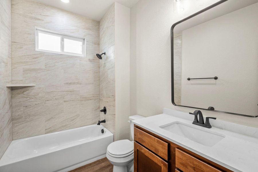 Furnished interior view inside a new home in , Killeen (Image 5).