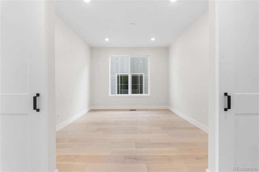 Spacious, unfurnished interior of a new home in Gallery at The Canyons, Castle Pines (Image 41).