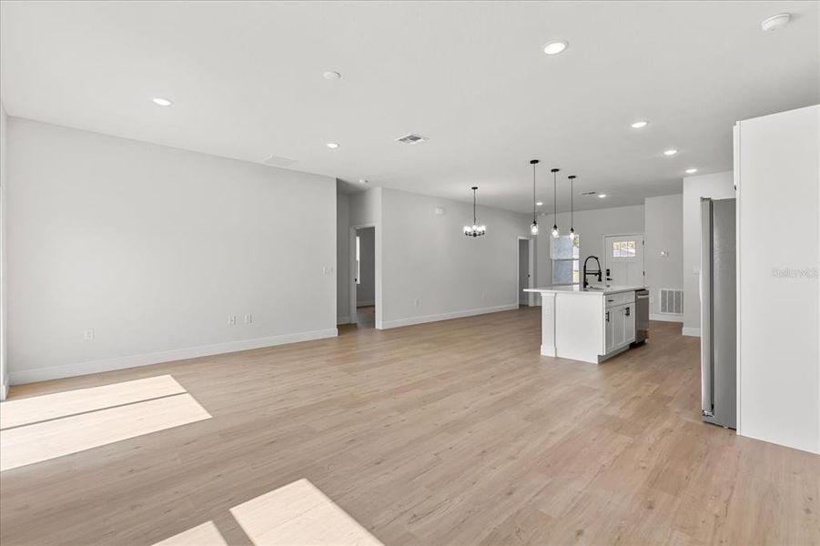 Spacious, unfurnished interior of a new home in , Ocala (Image 17).
