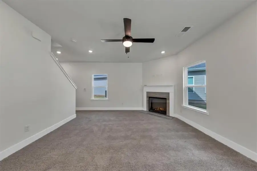 Spacious, unfurnished interior of a new home in Canterbury Villas, Carrollton (Image 28).