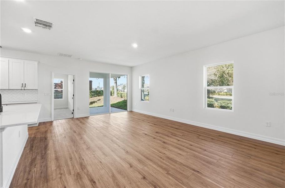 Spacious, unfurnished interior of a new home in , Groveland (Image 17).