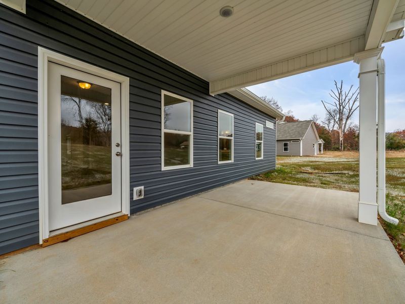 Exterior details and patio area of a home in Cantigny Park, Clarksville (Image 23).
