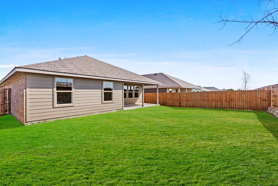 Exterior details and patio area of a home in Sunnycreek, Crowley (Image 15).