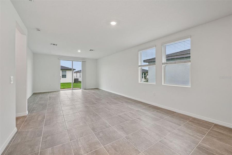 Spacious, unfurnished interior of a new home in Hamilton Bluff - Classic Series, Lake Hamilton (Image 28).