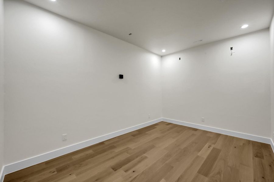 Spacious, unfurnished interior of a new home in , Willis (Image 21).
