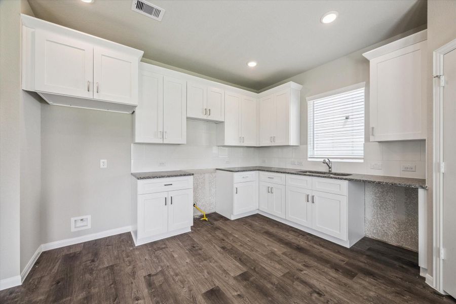 Furnished interior view inside a new home in , Texas City (Image 5). Furnished interior view inside a new home in , Texas City (Image 5).