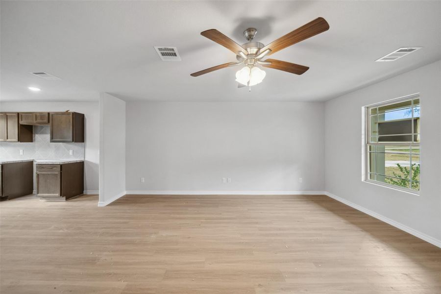 Spacious, unfurnished interior of a new home in Hempstead, Hempstead (Image 10).