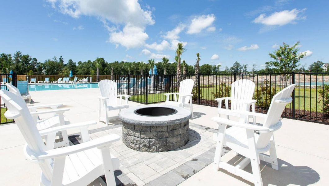 Community amenities in Waterside Townhomes, Surf City (Image 36).