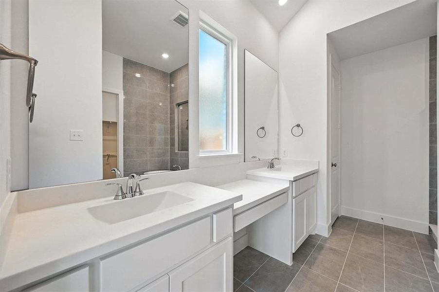 Furnished interior view inside a new home in Thompson Farms: 60ft. lots, Van Alstyne (Image 8). Furnished interior view inside a new home in Thompson Farms: 60ft. lots, Van Alstyne (Image 8).