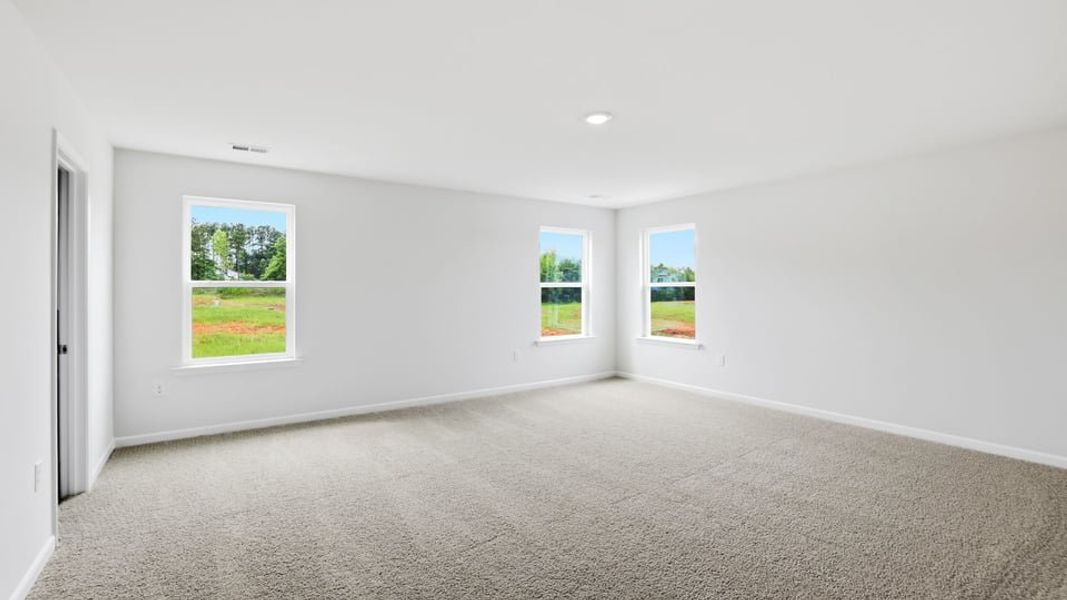 Spacious, unfurnished interior of a new home in Woodglen, Piedmont (Image 34). Spacious, unfurnished interior of a new home in Woodglen, Piedmont (Image 34).