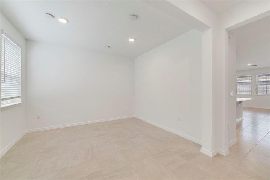 Spacious, unfurnished interior of a new home in Aulin Square, Oviedo (Image 21). Spacious, unfurnished interior of a new home in Aulin Square, Oviedo (Image 21).