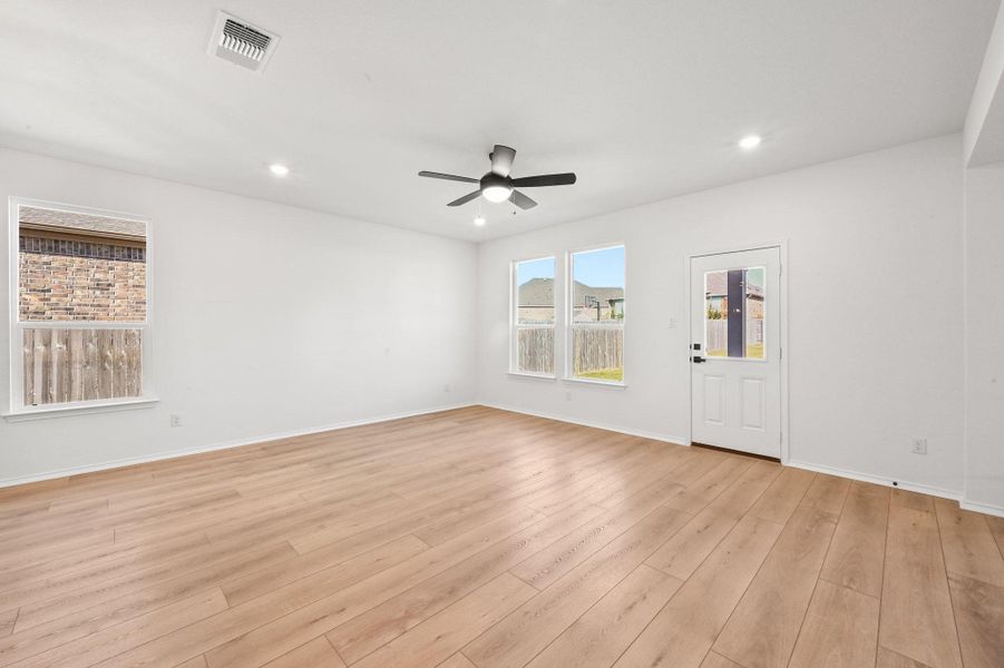 Spacious, unfurnished interior of a new home in Salerno - Classic Collection, Round Rock (Image 17).