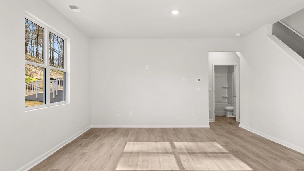 Representative unfurnished interior of a home built from the Hayden by D.R. Horton in Aurora Creek, Dallas (Image 19).