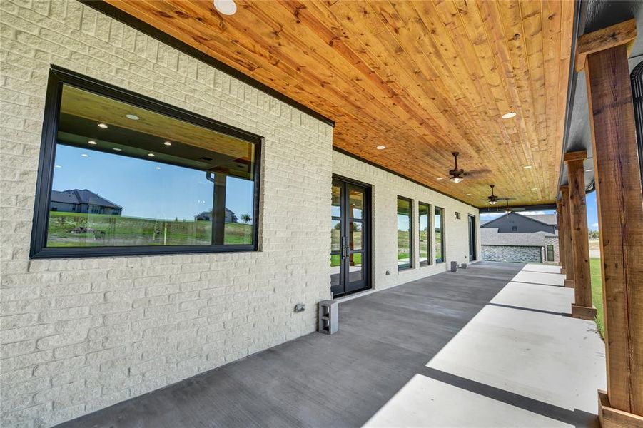 Exterior details and patio area of a home in , Weatherford (Image 2).
