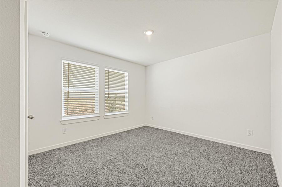 Spacious, unfurnished interior of a new home in Holly Ridge, Rosenberg (Image 24).